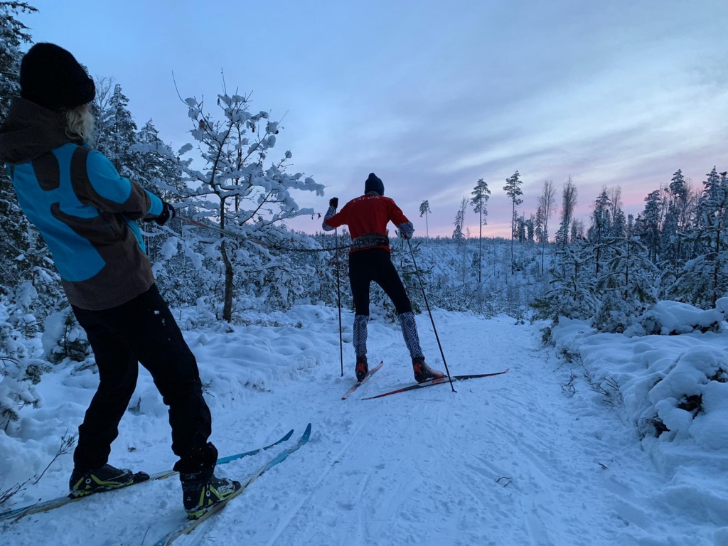SLĒPOŠANAS PRIEKS visiem.
Autors: Rolands Paļuga