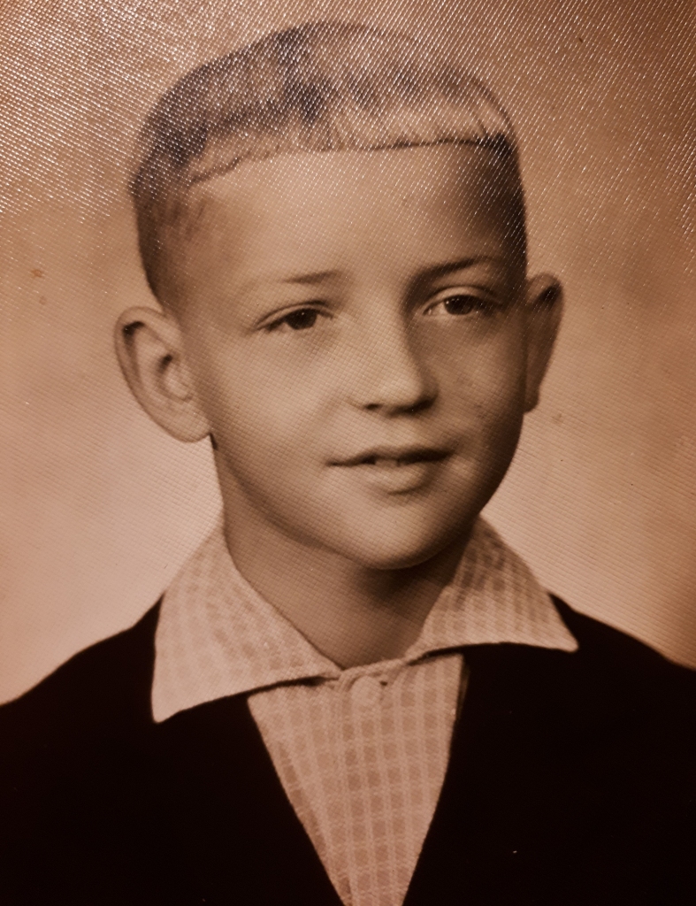 Raksta autors aptuveni 10—11 gadu vecumā toreizējā Stučkā.
Autors: no personīgā albuma