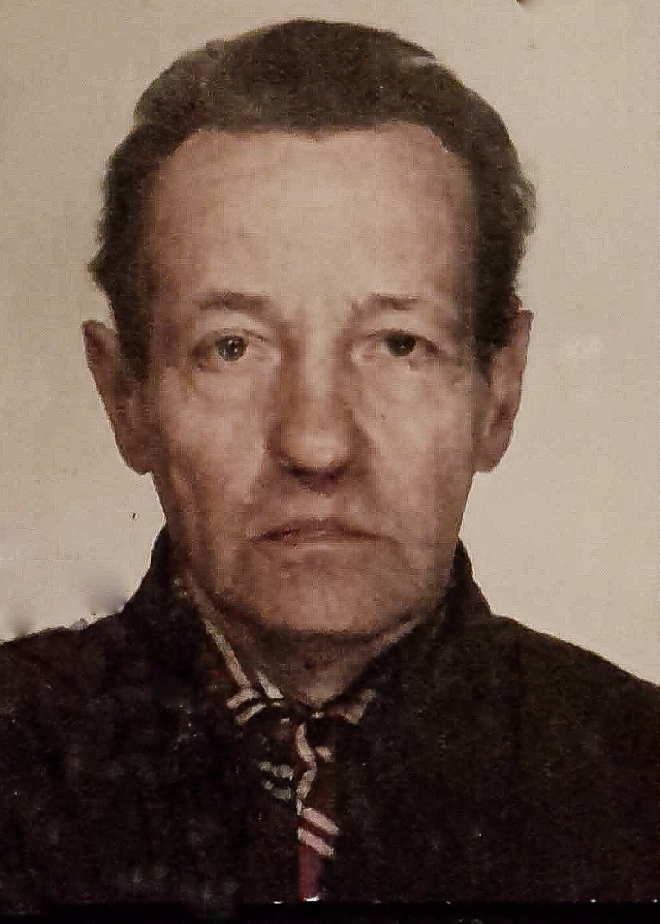 Jāzeps Začests, pensionēts mežsaimniecības inženieris no Skrīveriem.