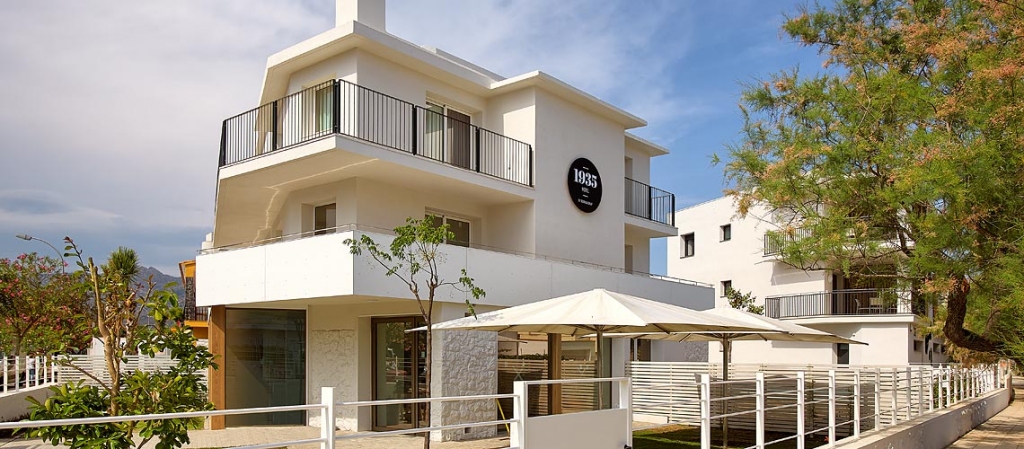 Viesnīca Rozesā, kuru vada Lāsma. Tagad tā ir dīkstāvē.