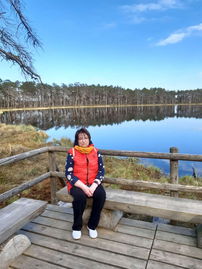 Mirklis atpūtai. Rudenī Anita devās pa pastaigu takām arī citos reģionos. Attēls no Ķemeru pastaigu takas.
Autors: no persnīgā albuma