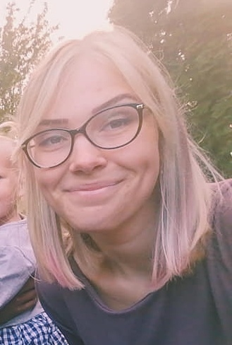 Gunita Malnača, divu bērnudārza vecuma meitiņu mamma.