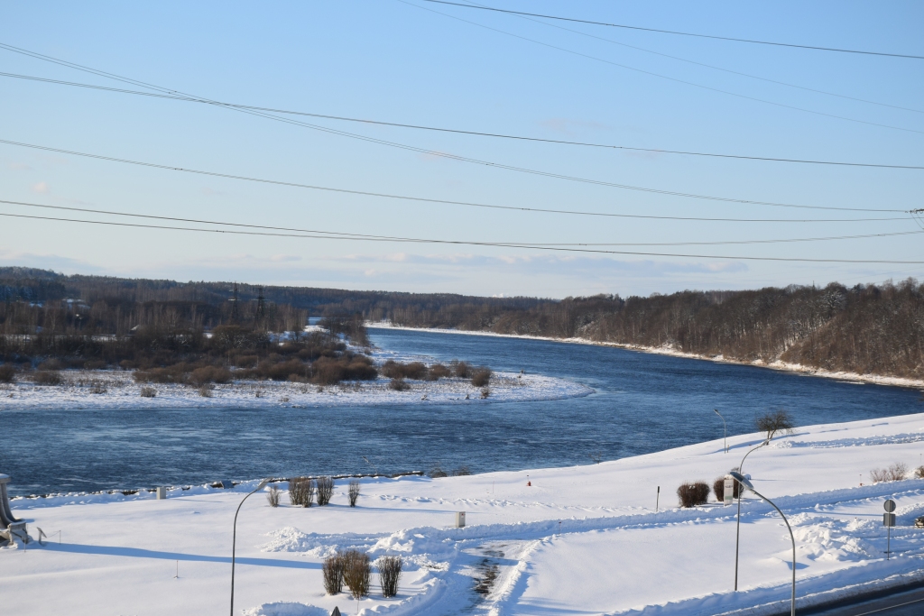 ATKAL DRĪKST MAKŠĶERĒT! Aizkrauklē, lejpus HES aizsprosta, atkal atļauta licencētā makšķerēšana 1000 metru posmā, izņemot spēkstacijas aizsargjoslas zonu — makšķerniekiem jāvadās pēc informatīvajām norādēm par atļautās teritorijas sākumu un beigām.