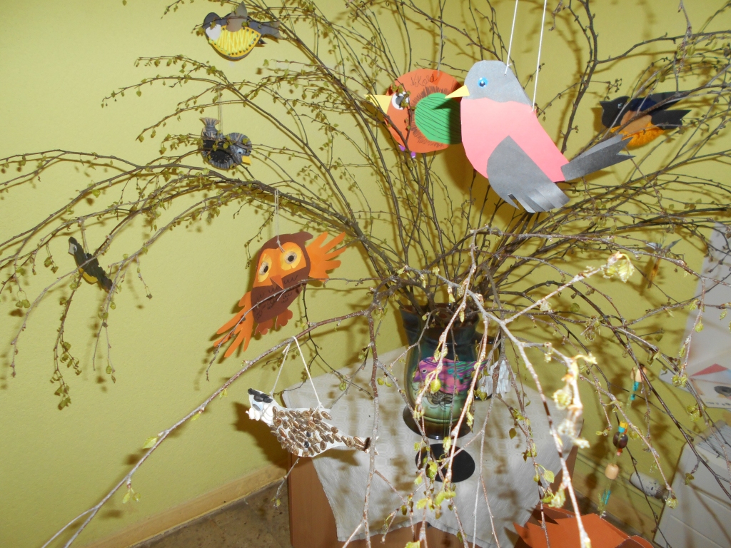 Liela atsaucība. Pļaviņu bērnu bibliotēkas izsludinātajam konkursam par putniem bijusi necerēti liela atsaucība, iesūtīti vairāk nekā simt dažādu veidu darbu.
Autors: no Pļaviņu bērnu bibliotēkas