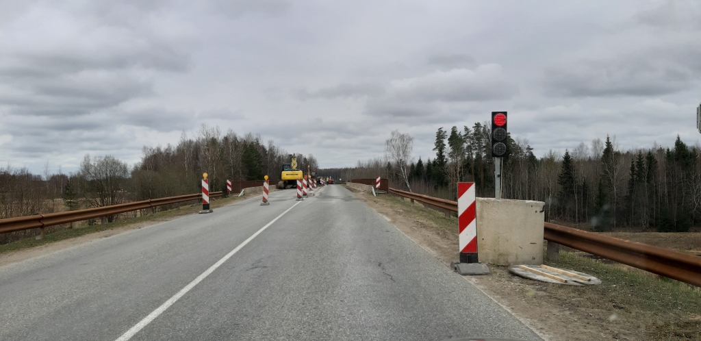 Remonts sācies. Braucot uz Neretas pusi, pirms Daudzevas ceļa remonta dēļ autovadītājiem jārēķinās ar satiksmes kavēšanos.
Autors: Agita Grīnvalde-Iruka