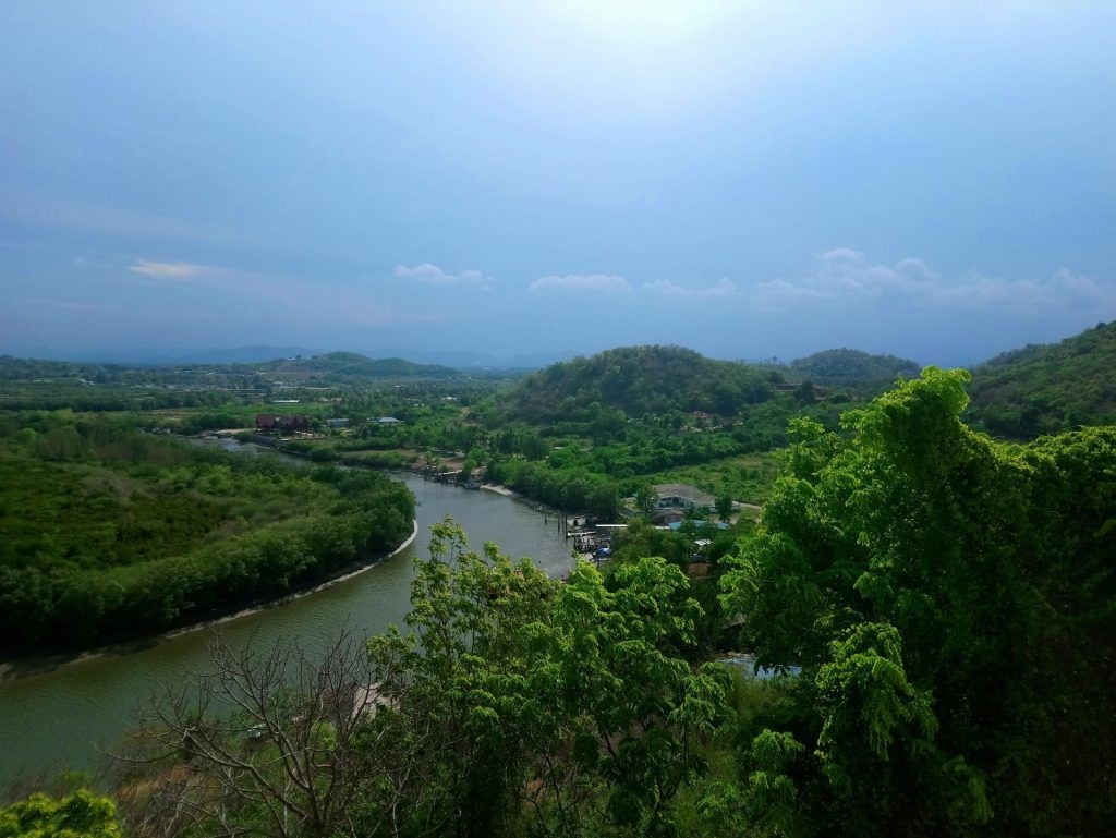 ATMIŅAI NO PRANBURI.