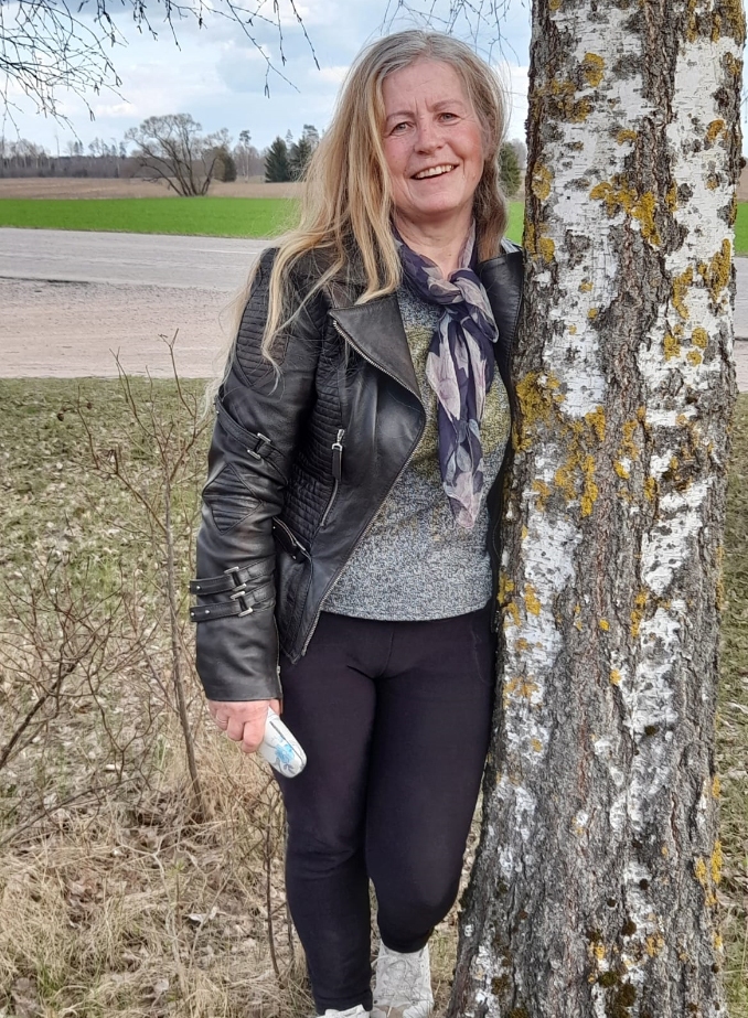 NAV SKAISTĀKU KOKU PAR BĒRZIEM — pārliecināta koknesiete Smaida Bērziņa.