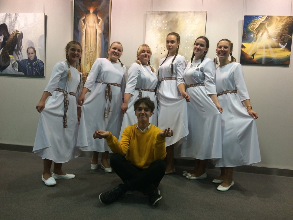 Daniels Žiško ar ansambļa dalībniecēm.
Autors: no privātā arhīva