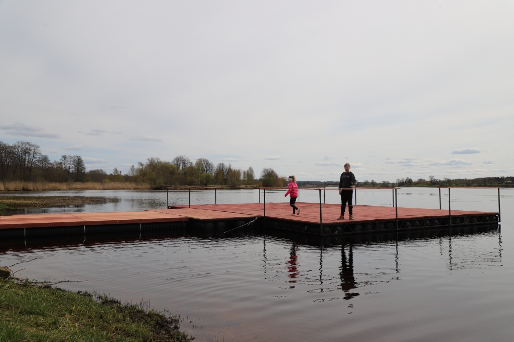 JAUNĀ piestātne un pārvietojamā estrāde pie Klidziņas.
Autors: Elita Brovacka