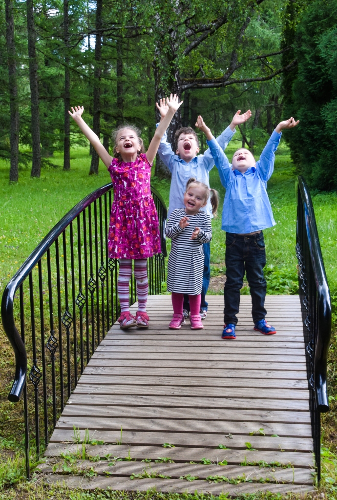 Bērniem būtiski uzlabojusies veselība. Apkārt daba, svaigs gaiss.
Autors: no personīgā albuma