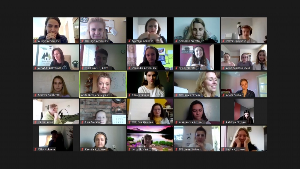 Mirklis no virtuālās tikšanās. Projekta “Sveiks, kaimiņ!” dalībnieki.