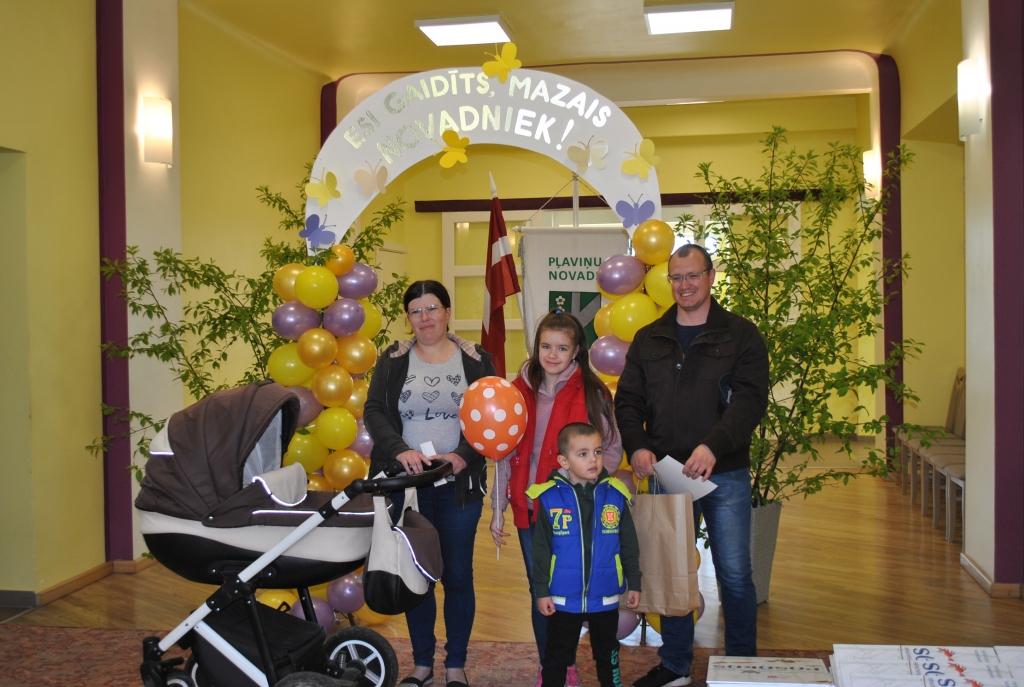 KUPLI UN SIRSNĪGI — Kozlovu ģimene.