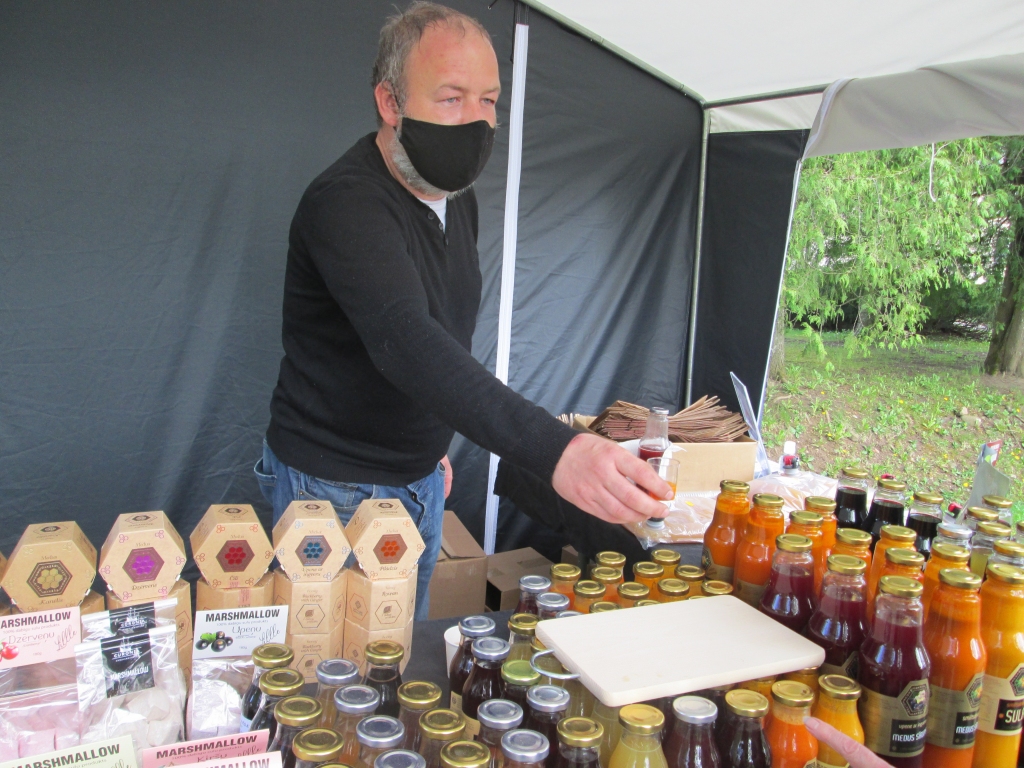 TIRGOŠANĀS rit pilnā sparā.
Autors: Ināra Sudare