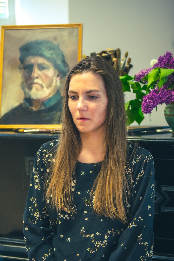 Virtuāla satikšanās. Paula Kalniņa un viņas radinieka Jūlija Stīpnieka pašportrets.