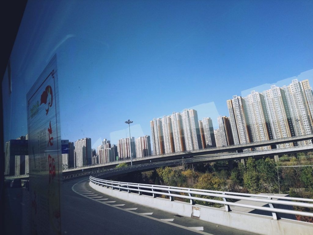 Taijuaņas pilsētu esam redzējuši, vien skatoties pa logu.
Autors: no ceļotāju albuma