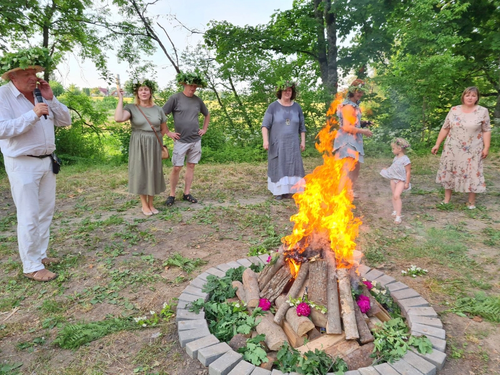 Autors: no Žannas Miezītes albuma