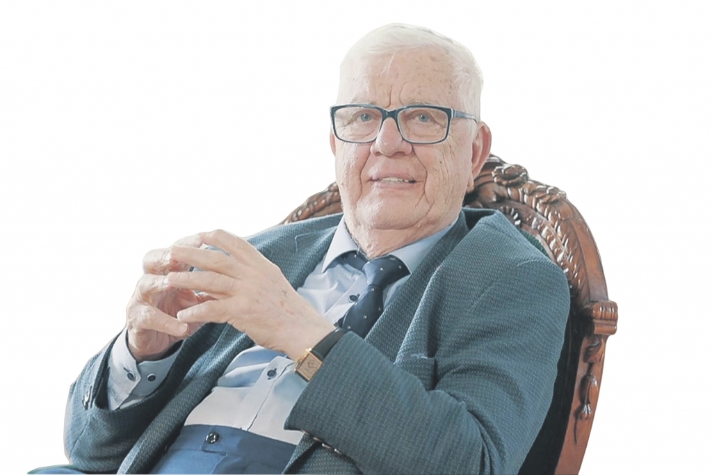 “Klavieres ir instruments, caur kuru es varu izteikties un kas man dzīvē ir daudz palīdzējis,” atzīst Maestro Raimonds Pauls.
Autors: no O. Vācieša muzeja