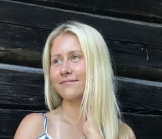 Sonora Balode, Pļaviņu novada ģimnāzijas absolvente.