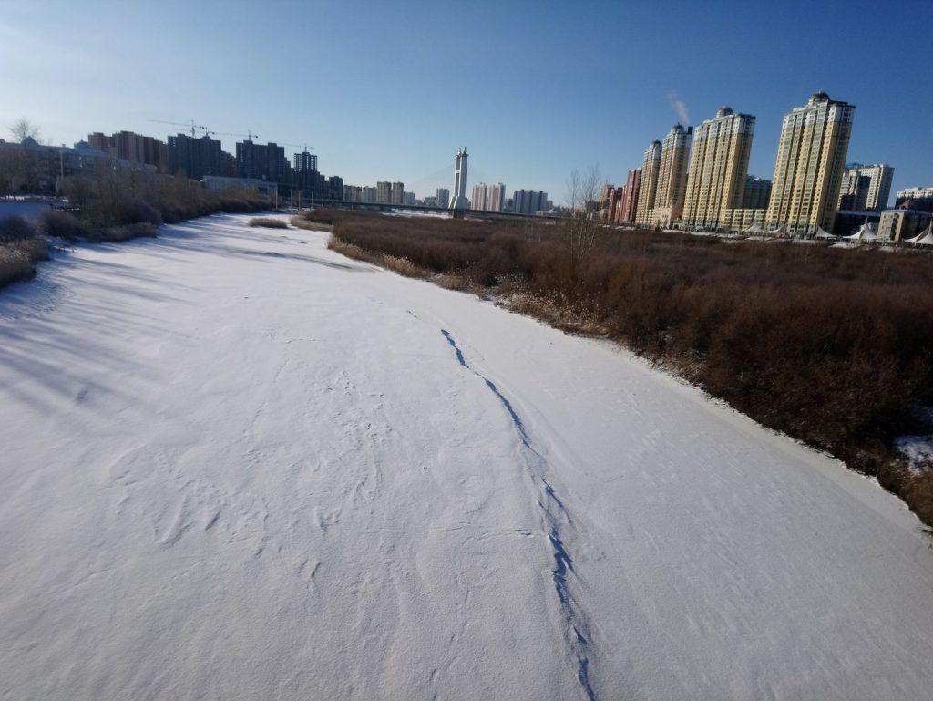 HULUNBUIRA. Novembra beigās -14 grādi. Ziemas te garas un bargas Sibīrijas augstienes dēļ, savukārt vasaras ir īsas.
