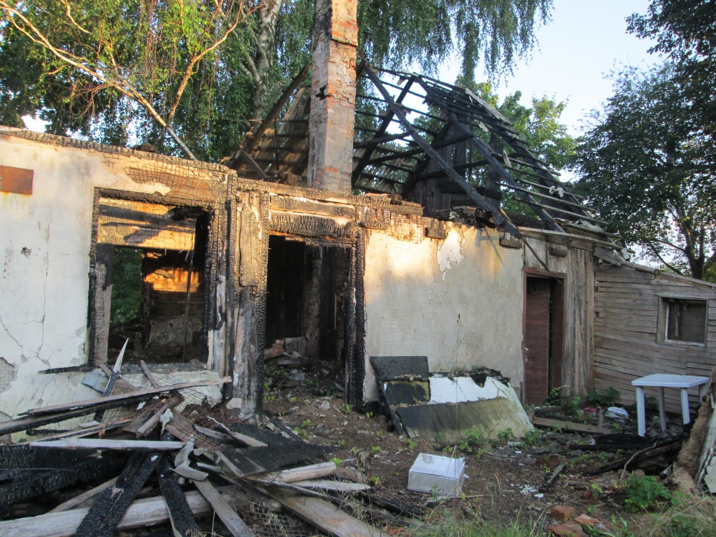 Kas novāks gruvešus? Īpašumam ir četri saimnieki, tikai nav, kas parūpējas par kārtību.
Autors: Ināra Sudare