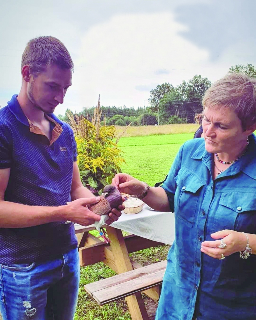 Īpašs notikums īpašam putnam. Džekiņš Bumbulītis savā pirmajā gongu terapijas nodarbībā.
Autors: no personīgā albuma