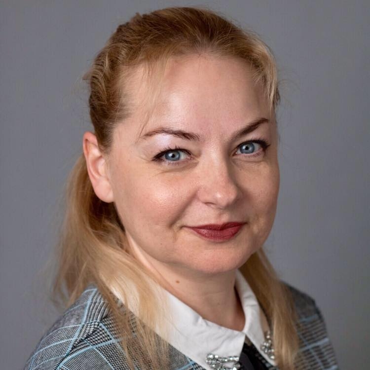 Natālija Lapuha, Aizkraukles novada vidusskolas sākumskolas skolotāja.