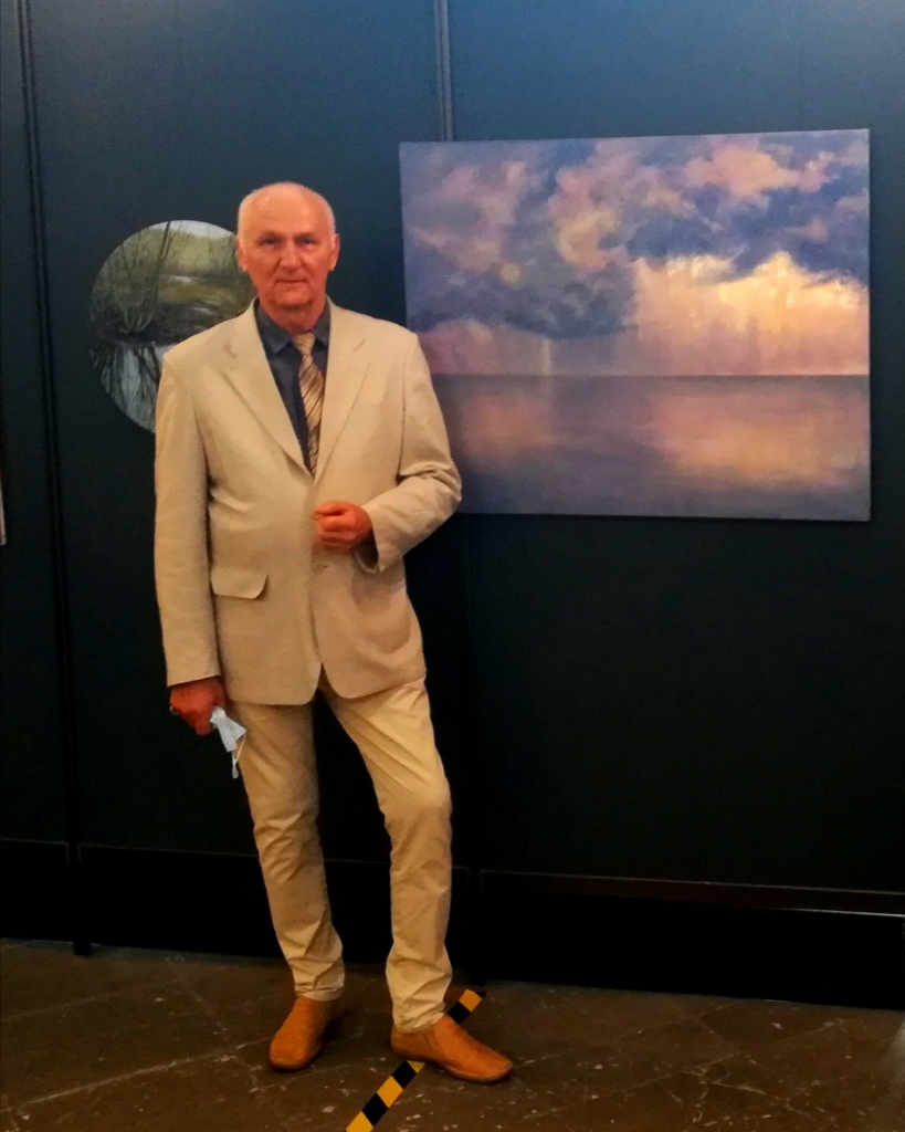 Rīgas Sv. Pētera baznīcā līdz 
17. oktobrim apskatāma izstāde, kurā izlikti Jāzepa Pīgožņa balvas Latvijas ainavu glezniecībā konkursa darbi. To vidū arī aizkrauklieša, mākslinieka Ludviga Bērziņa darbs “Cerību stars”. Konkursam tika iesniegti 103 mākslinieku 174 darbi. Izstādei žūrija izraudzījusi 88 autoru darbus. Mākslinieki tika aicināti konkursam iesniegt darbus ar Latvijas ainavas atainojumu, tā veicinot interesi izcelt Latvijas ainavas glezniecības nozīmi mūsdienu mākslā.
Autors: no L. Bērziņa albuma