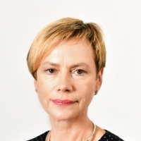 Sarmīte Ēlerte, Valsts prezidenta padomniece kultūrpolitikas jautājumos.