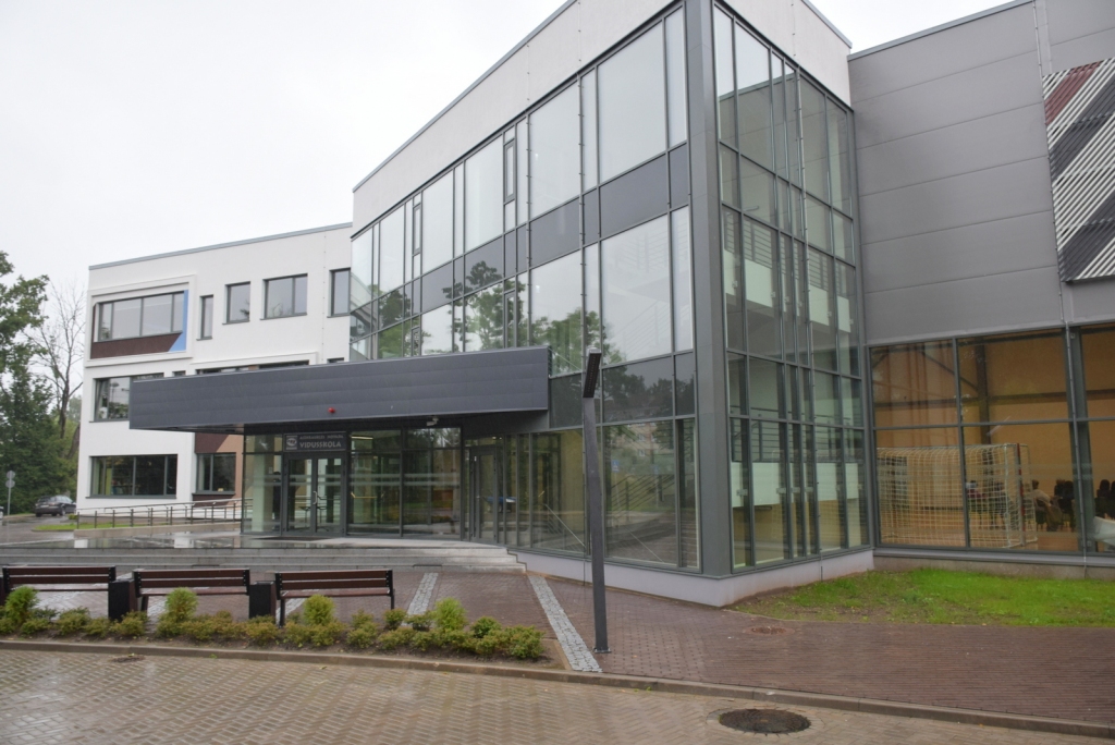 Jaunais skolas korpuss.