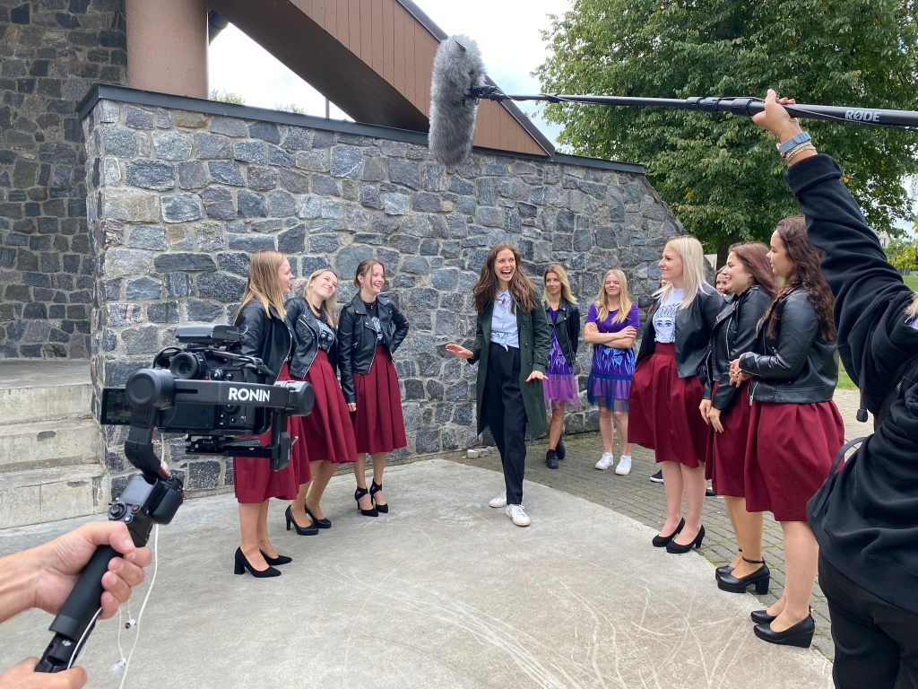 Jaunjelgavas kultūras nama popgrupa “Fridrihštate” piedalījās televīzijas spēles “Lai top svētki!” filmēšanā.
Autors: Una Arbidāne