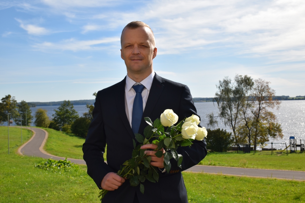 IR PAPILDU MOTIVĀCIJA. “Manu darbu vērtēs ne tikai Aizkraukles novada administrācija un deputāti, bet arī apmēram 3500 Skrīveru pagasta iedzīvotāju, un tas dod papildu motivāciju visu izdarīt pēc iespējas labāk,” saka jaunais Skrīveru pagasta pārvaldes vadītājs Arnis Mortukāns.