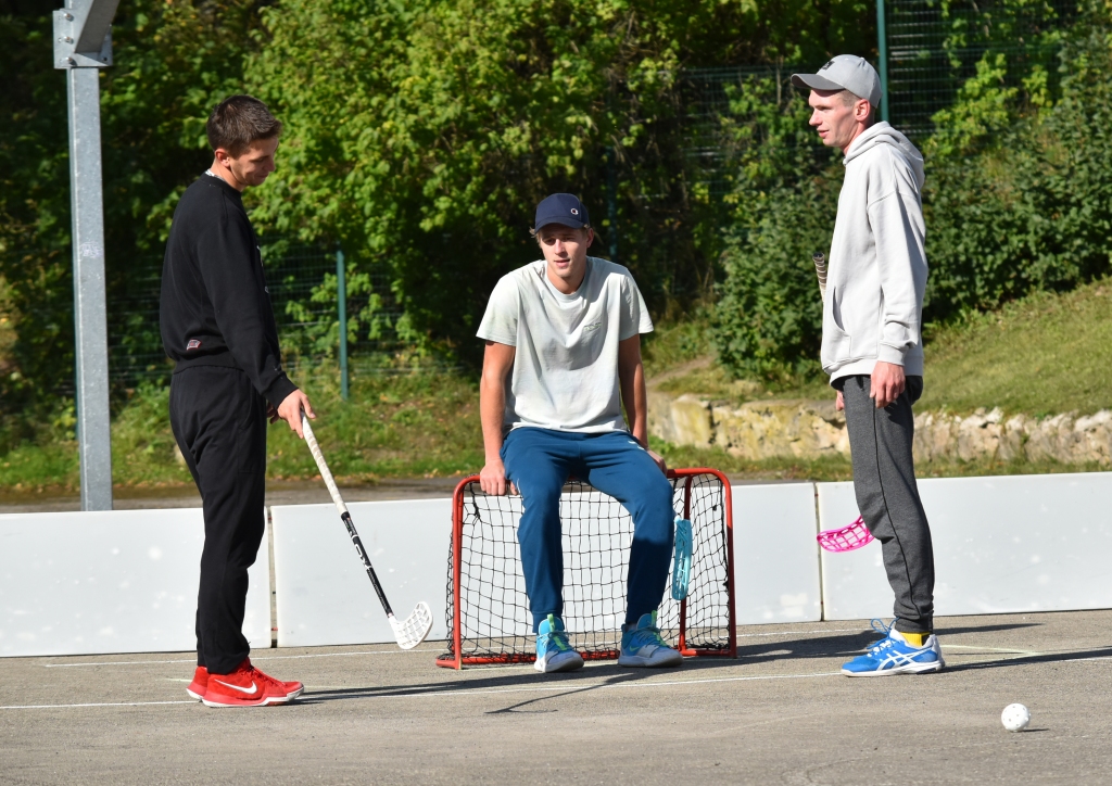 Sudrabs rokā! Komandas “Coknese” spēlētāji — Niklāvs Vingris (no kreisās), Gatis Egle un Ivo Kokins.