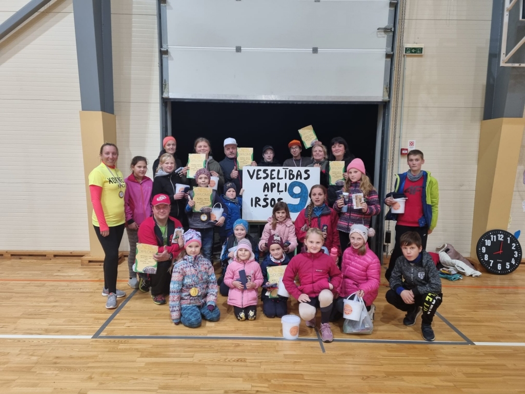 “Iršos kustOs, lai labi justos!”. Aktivitātes a“Veselības apļi 2021” 9. kārtas dalībnieki.
Autors: no Lāsmas Rutkovskas albuma