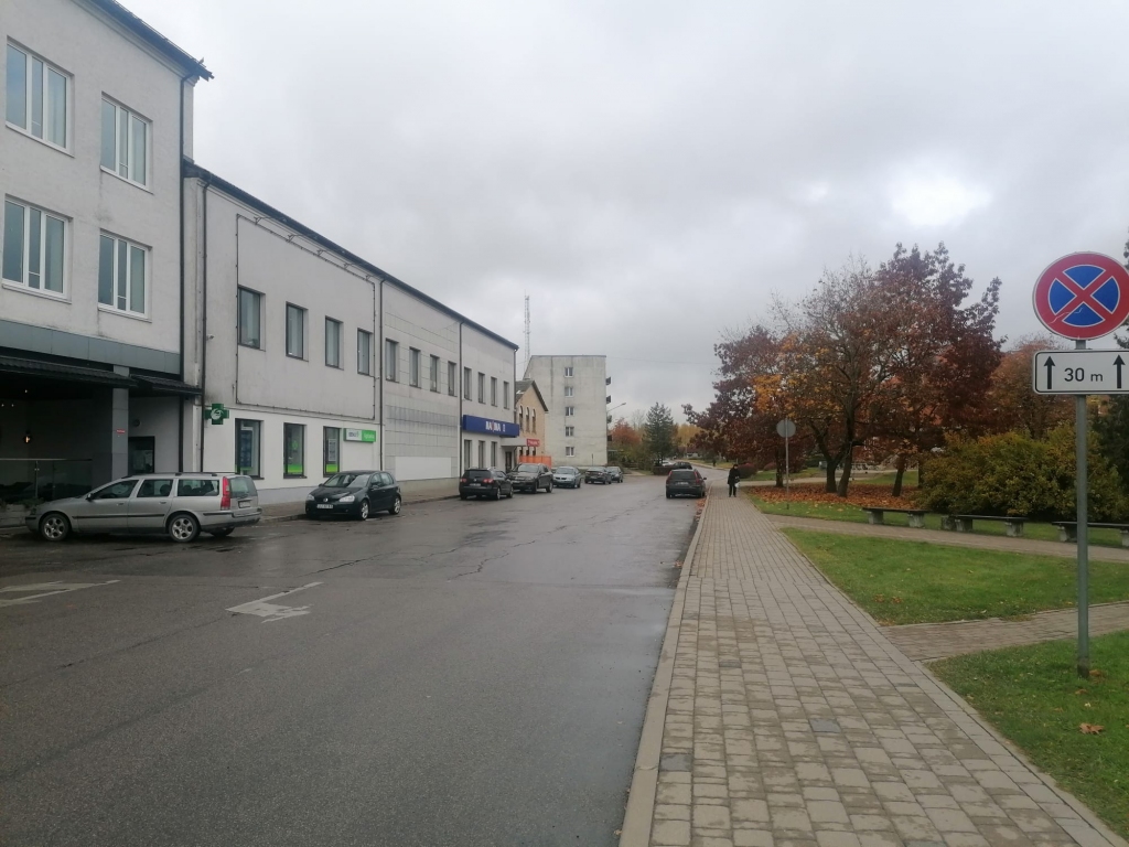 Skolas ielā paredzēts atjaunot ūdensvadu, lietus ūdens kanalizācijas un elektroapgādes sistēmu, brauktuves segumu, uzlabot satiksmes organizāciju uz skolu.