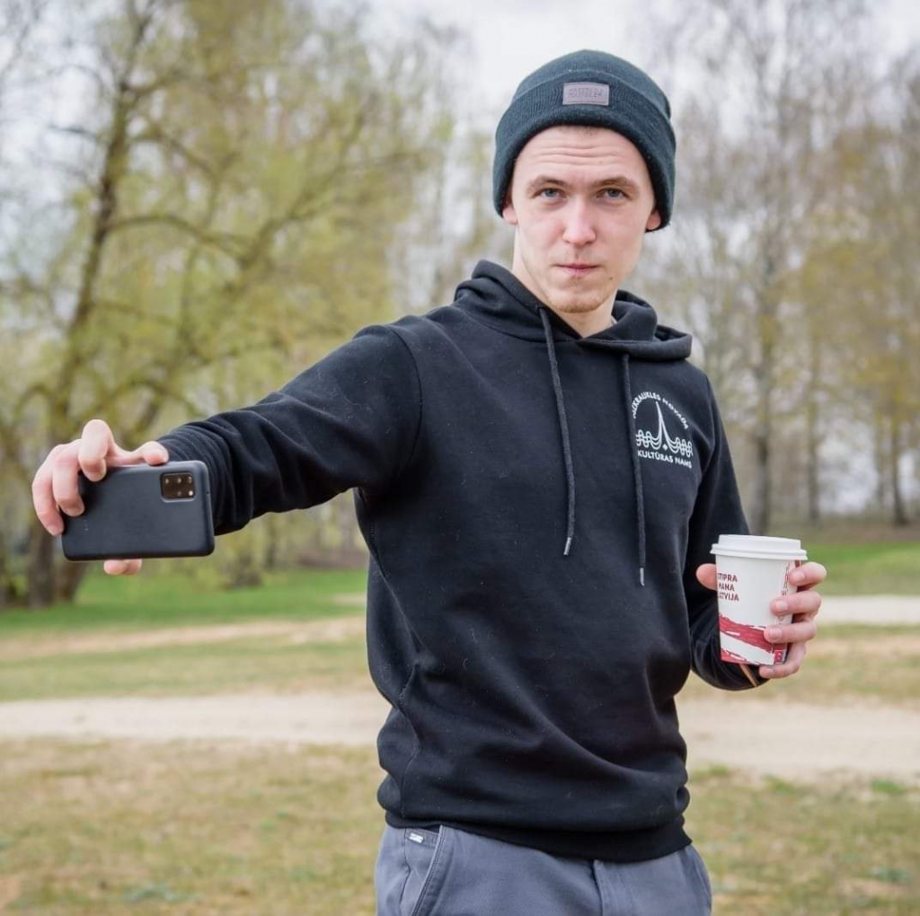 Emīls Alens Oknovs, Aizkraukles novada kultūras nama kultūras dzīves organizators.