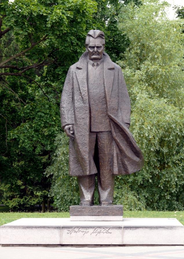 Piemineklis Andrejam Upītim.