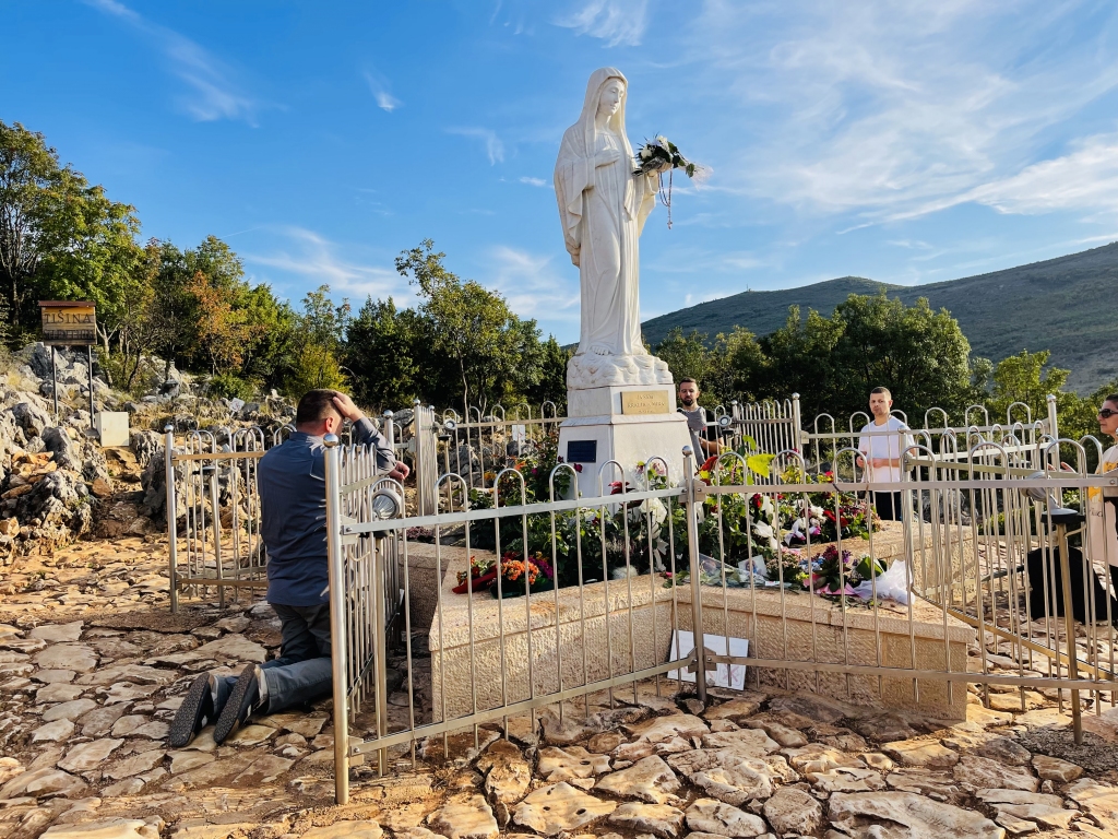 Miers dvēselei. Medžugorjē var izjust Miera Karalienes — Jaunavas Marijas klātbūtni.
Autors: Žanna Žaka