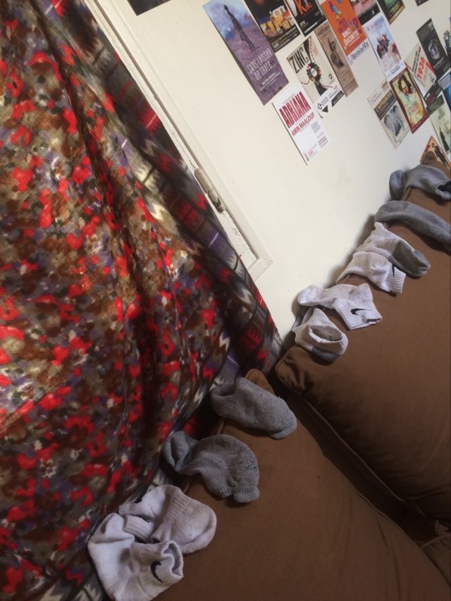 Arī zeķītes atpūšas, ik vakaru izmazgātas (roku darbs).
Autors: no personīgā albuma