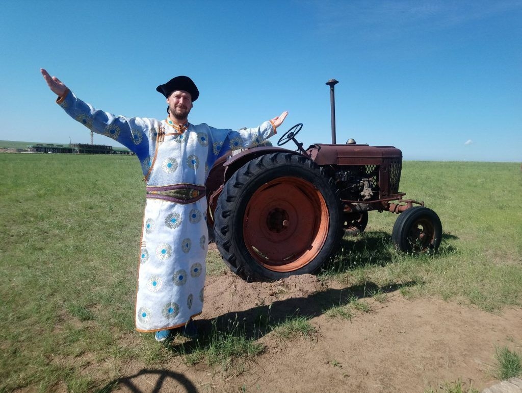 Arturs mongoļu tērpā.
Autors: no ceļotāju albuma