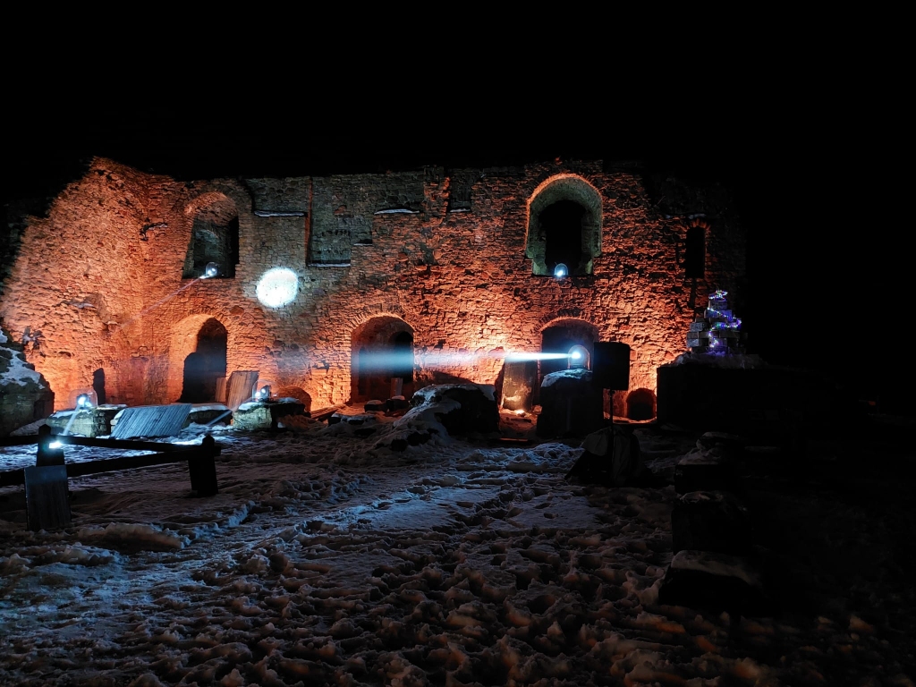 Pastaigu taka vijas no Kokneses parka vārtiem līdz pat pilsdrupām.
Autors: Agita Grīnvalde-Iruka