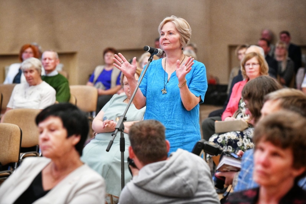 Kopienu sadarbības tīkla “Sēlijas salas” pārstāve  Ieva Jātniece uzsver, ka tieši priekšlikumu iesniegšanas posms ir pats būtiskākais visā plāna izstrādē.
Autors: Ilmārs Znotiņš, Valsts prezidenta kanceleja