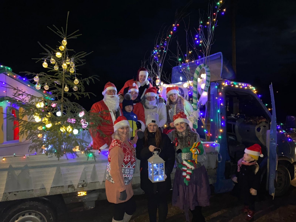 SVĒTKU BRAUCIENS Neretas ielās.
Autors: no Neretas kultūras nama