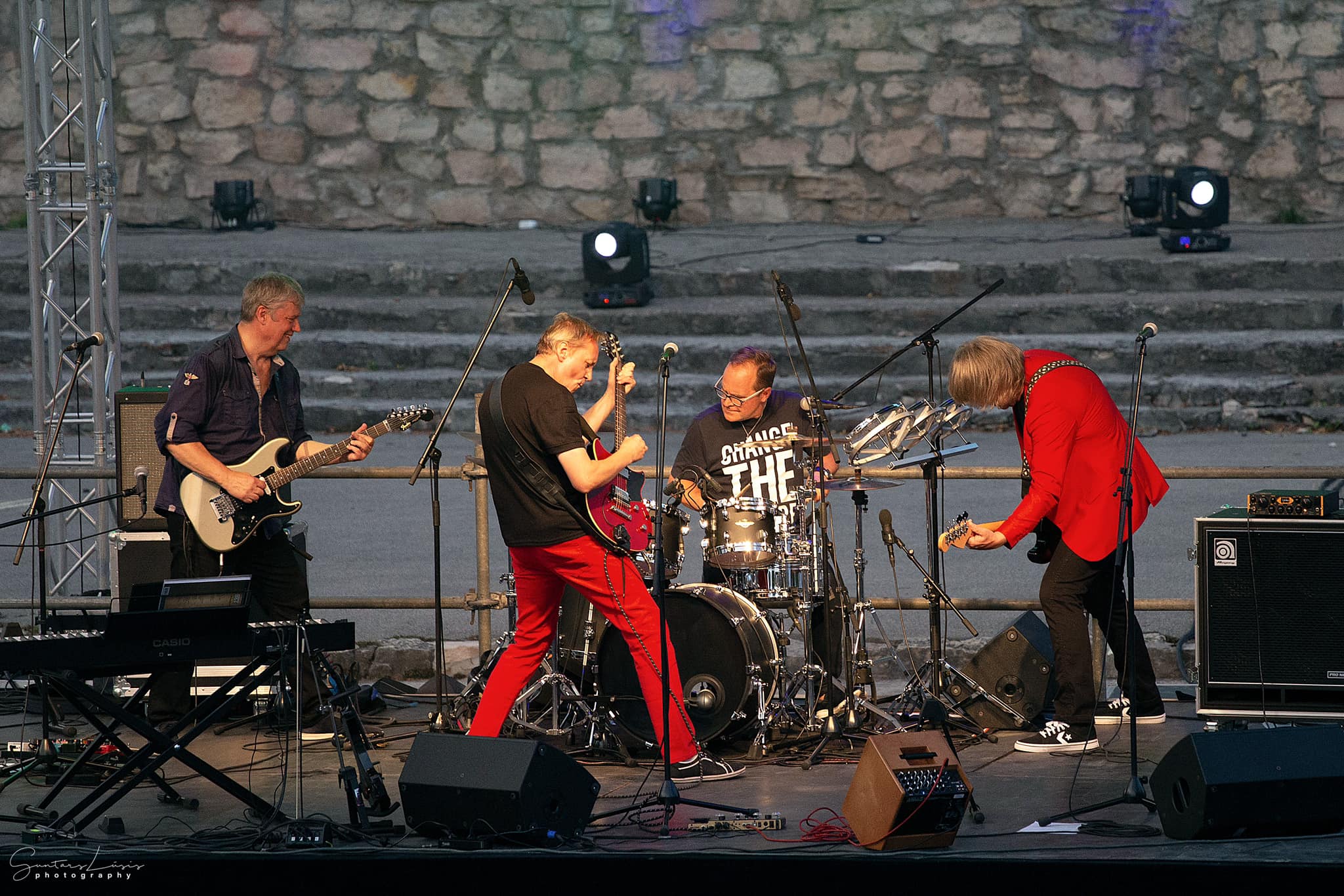 “Dumb Tune” will make you stand up.  Live performance of the band “guess wager” in Ikškile.  – Staburags.lv