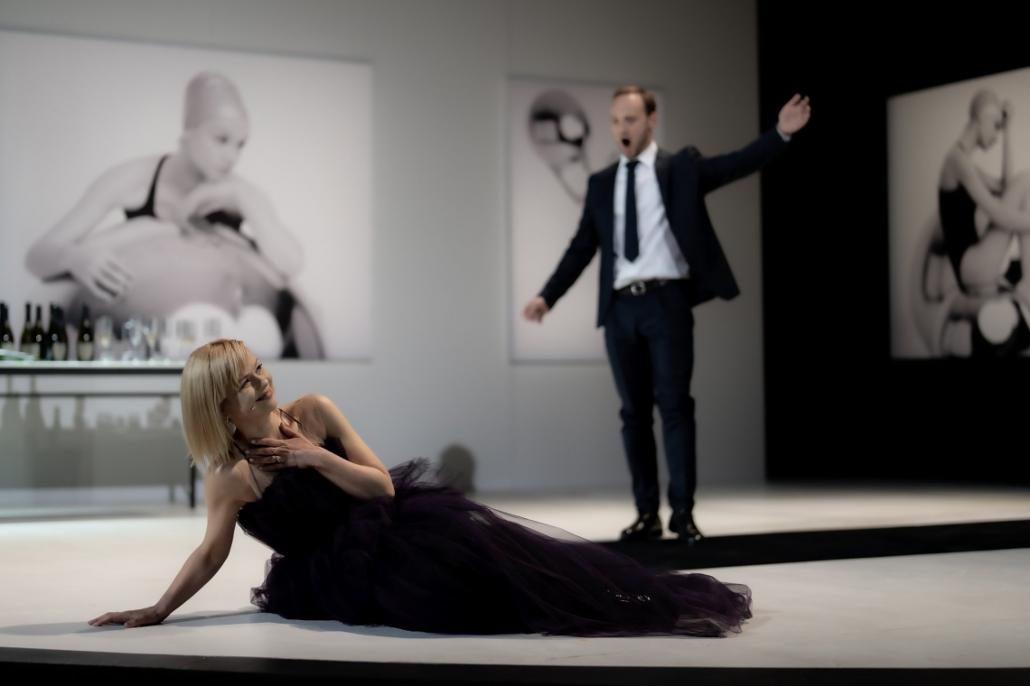 “La KRITUSĪ: A Modernized Performance of Opera Classic La Traviata at Latvian National Theater”