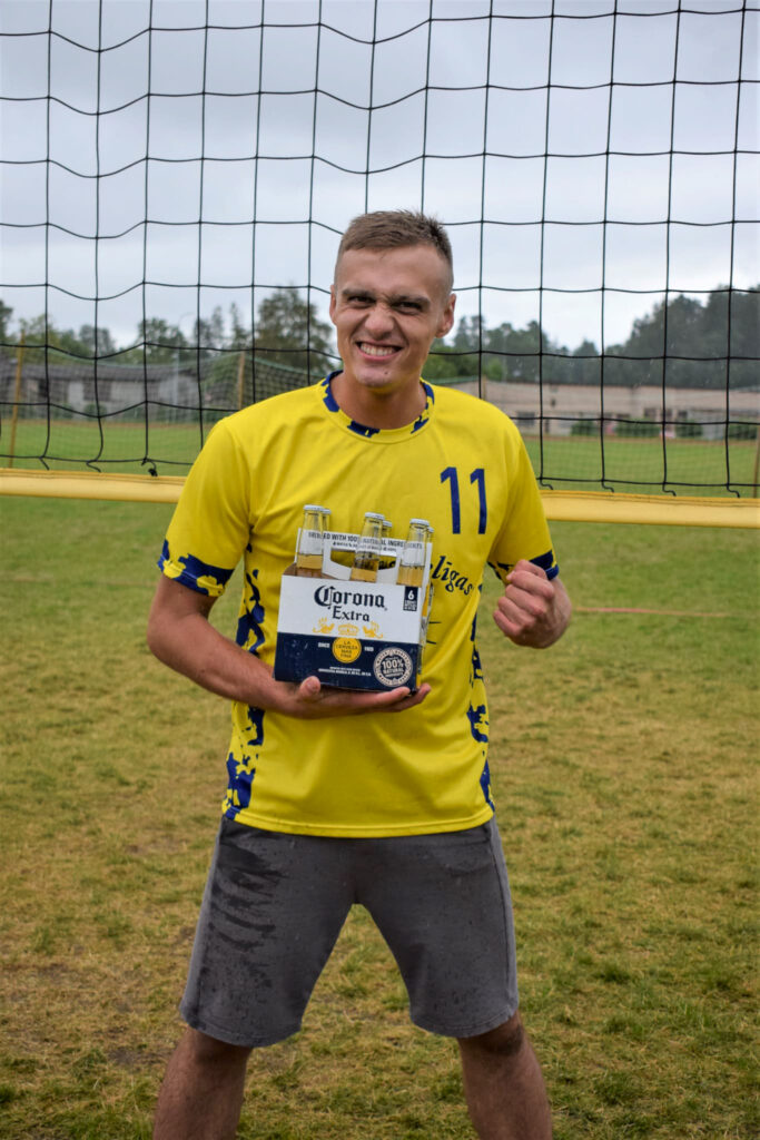 KRISTS KUČINSKIS — uzvarētājs “apakšiņu” konkursā.