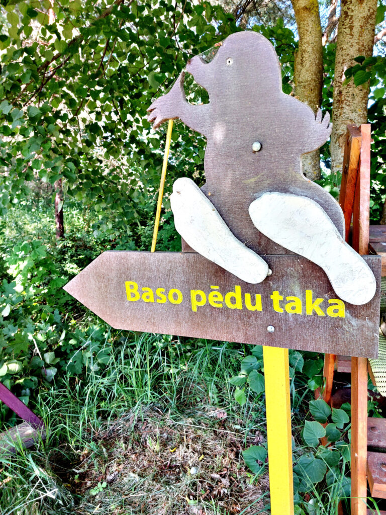 BASO PĒDU TAKA ir 610 metru gara.