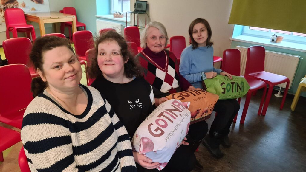 Sociālās rehabilitācijas grupa viesojas “Skrīveru saldumu” ražotnē.